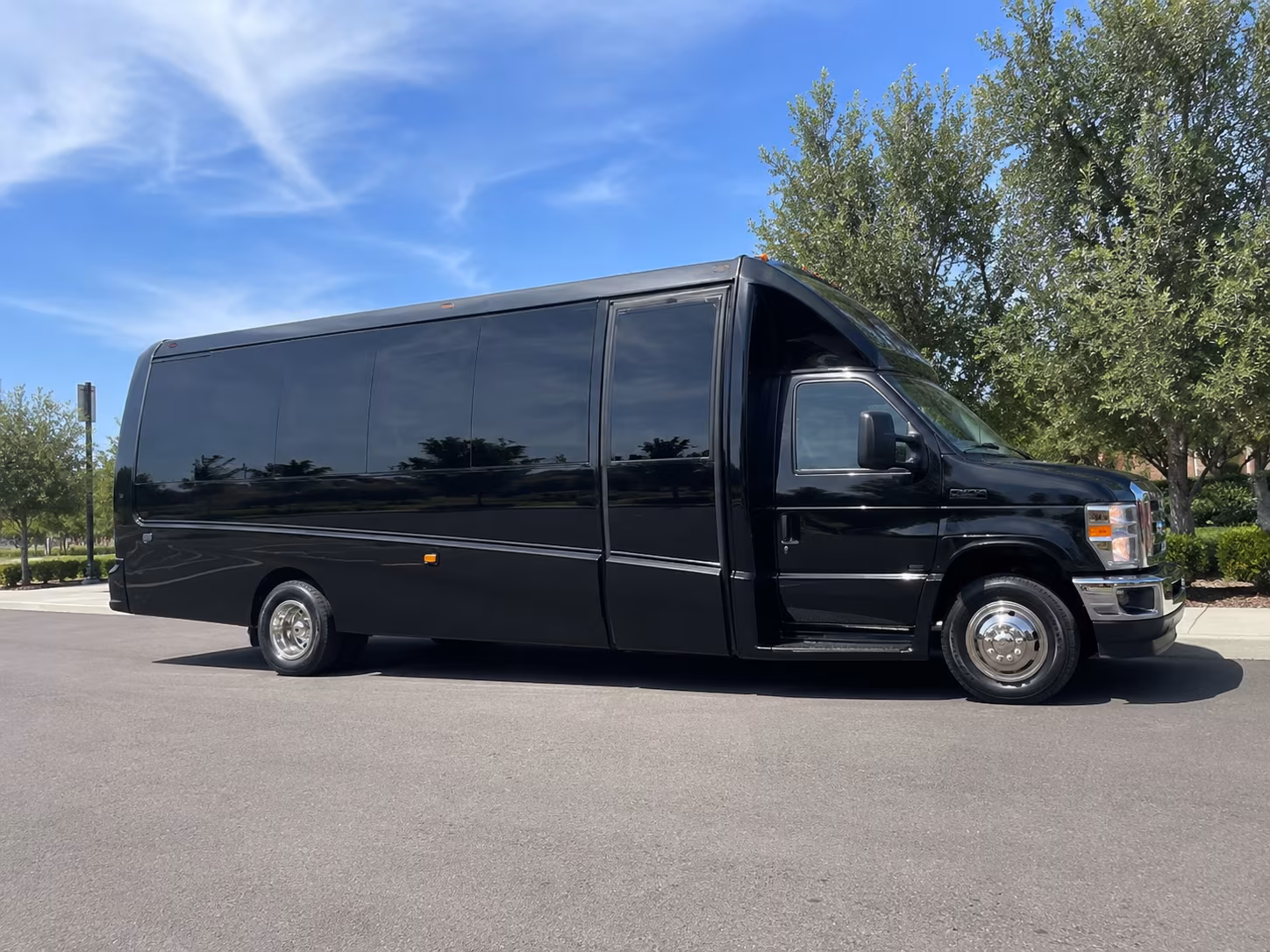bus rentals for bands performers and touring groups in syracuse