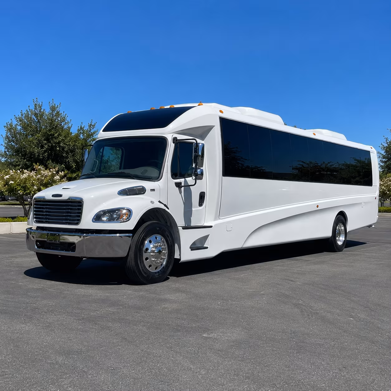 syracuse 25 passenger minibus