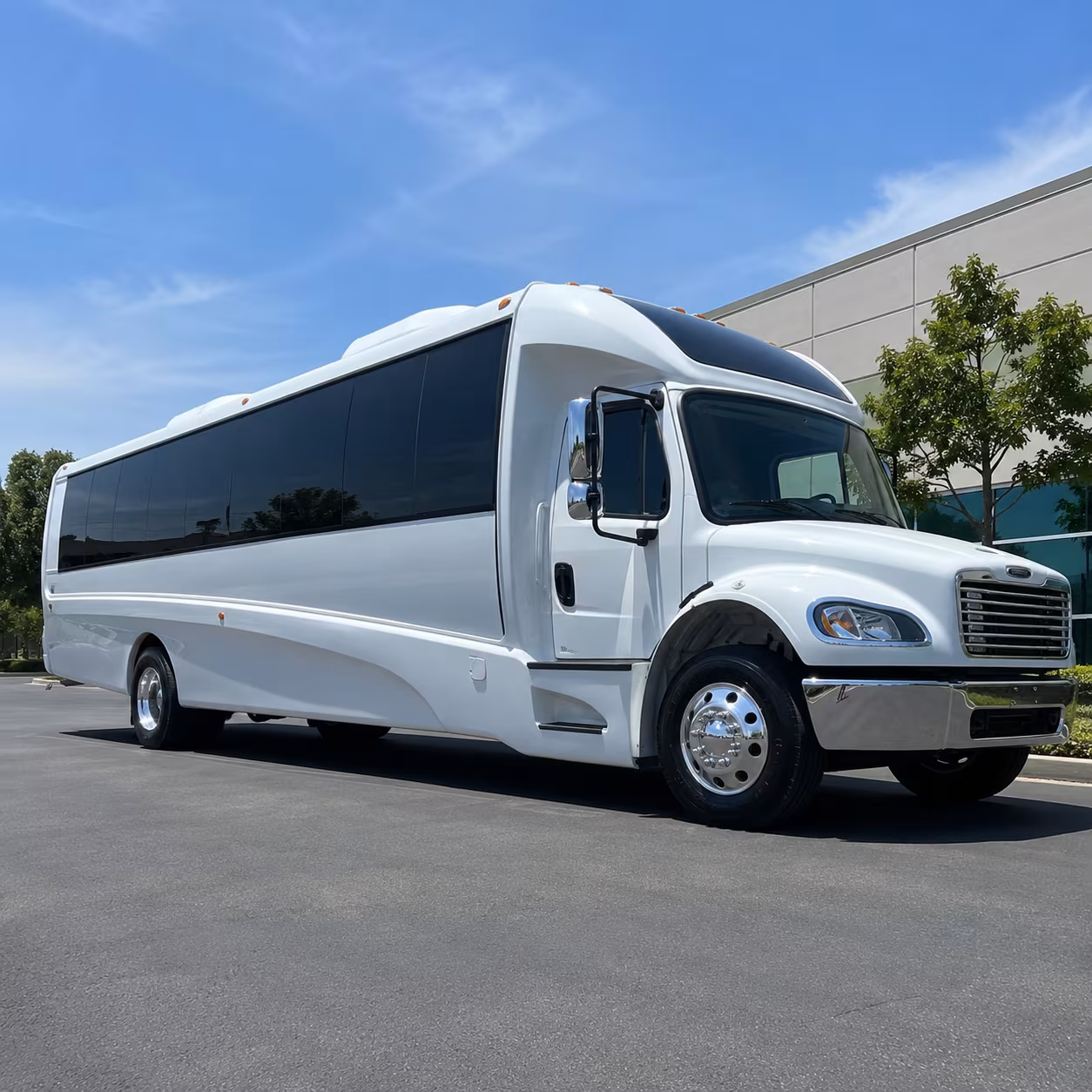 syracuse 30 passenger minibus
