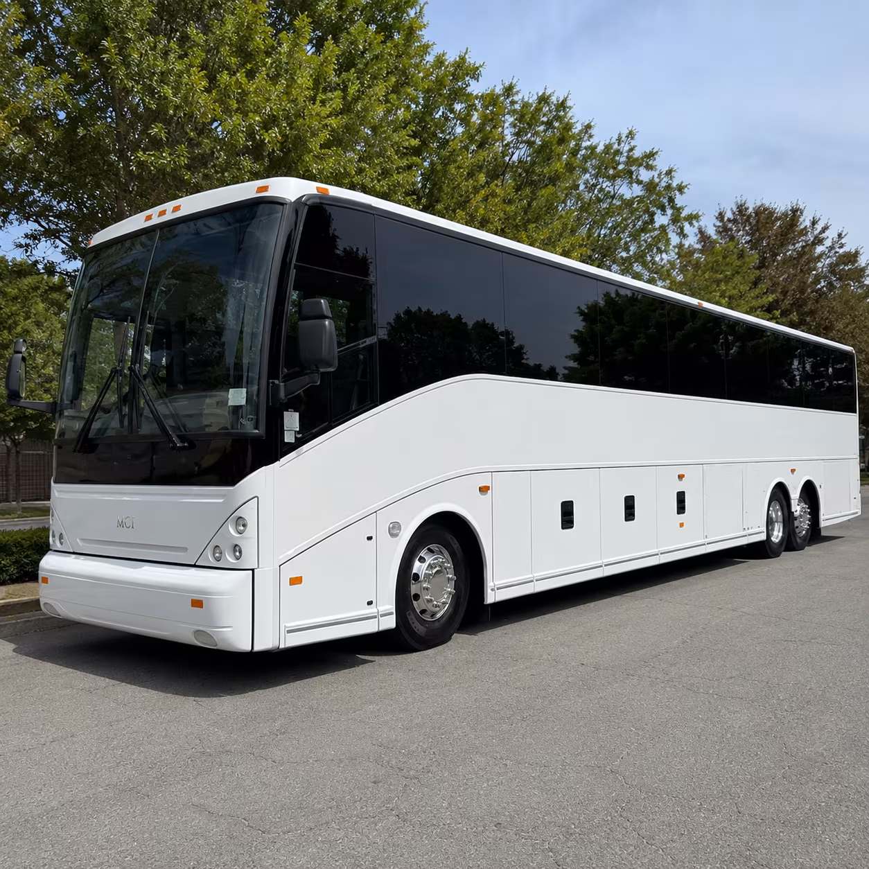 syracuse 56 passenger charter bus